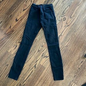 Skinny jeans